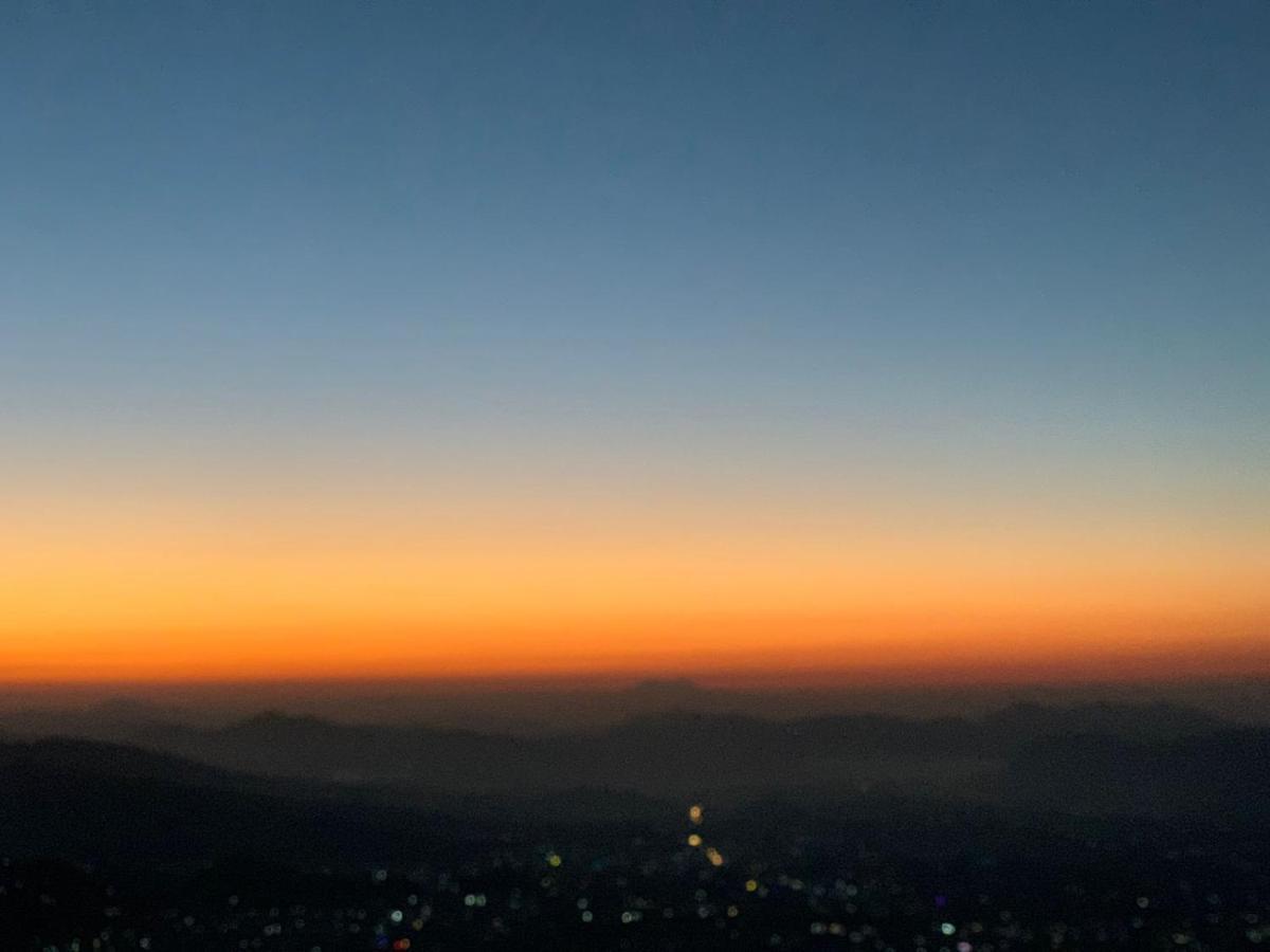 Hotel Pristine Himalaya Покхара Экстерьер фото