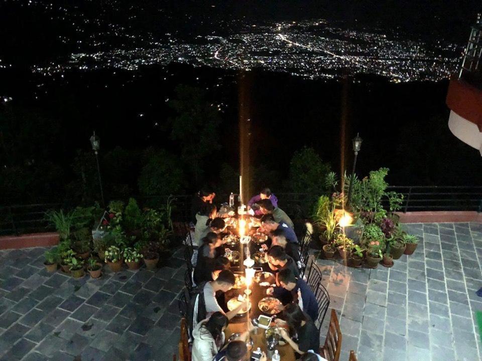 Hotel Pristine Himalaya Покхара Экстерьер фото