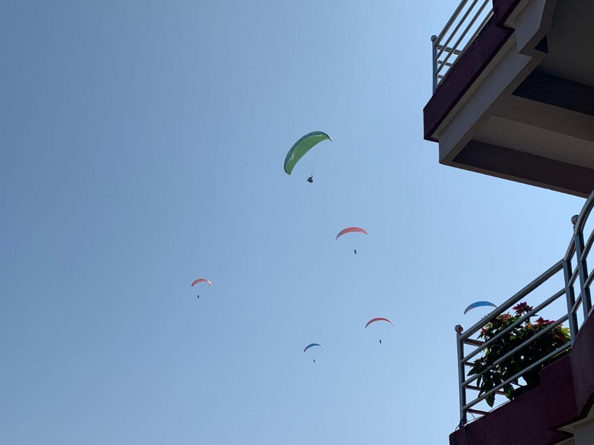 Hotel Pristine Himalaya Покхара Экстерьер фото