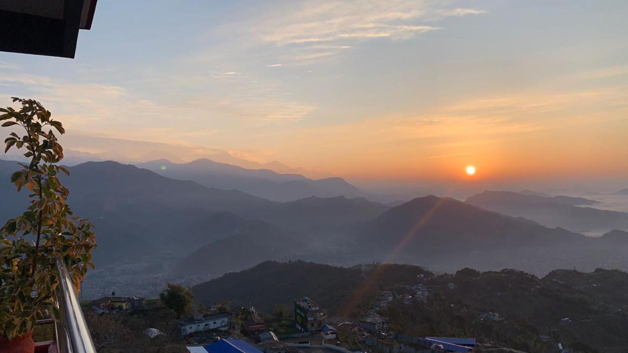Hotel Pristine Himalaya Покхара Экстерьер фото