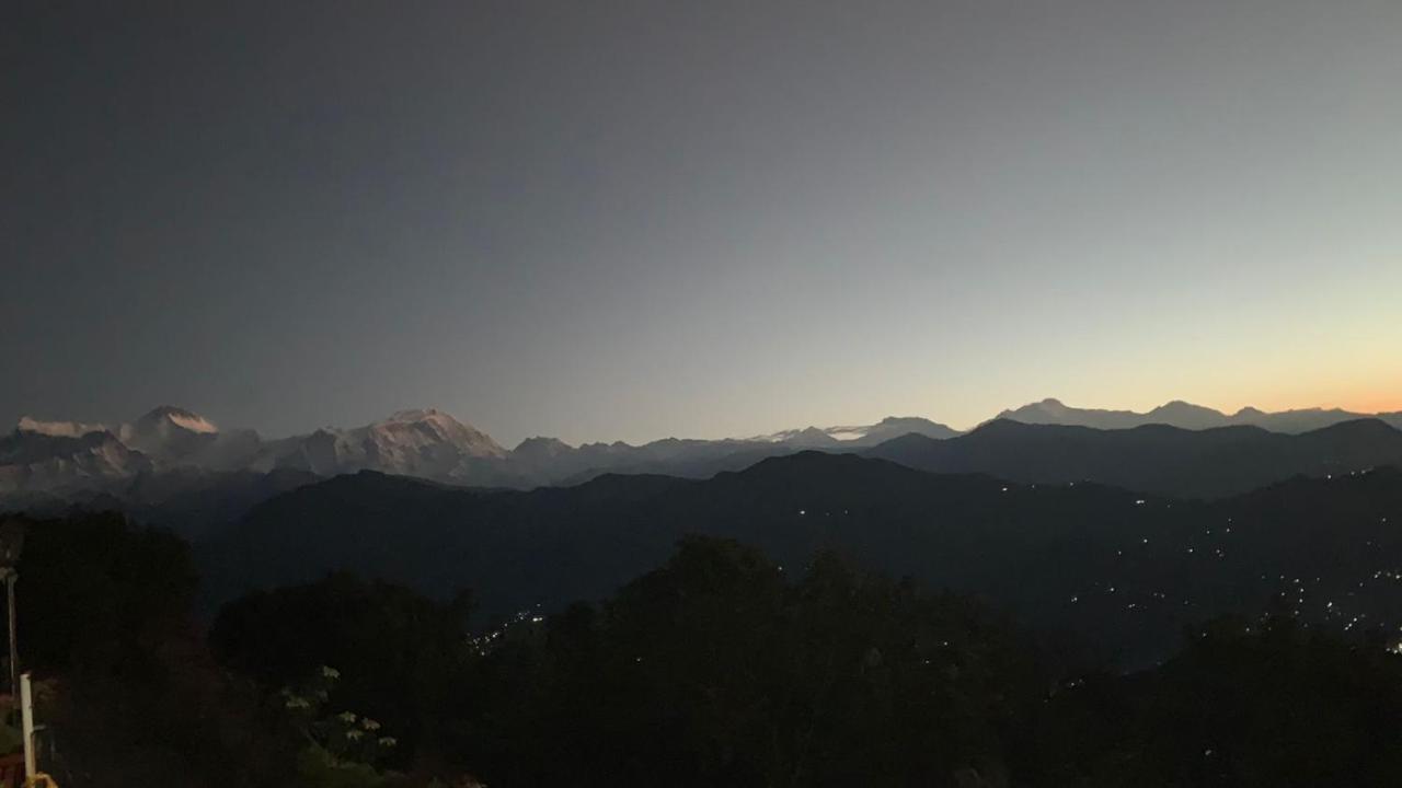 Hotel Pristine Himalaya Покхара Экстерьер фото