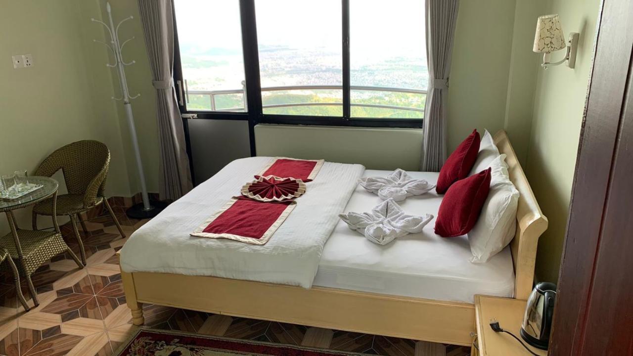 Hotel Pristine Himalaya Покхара Экстерьер фото
